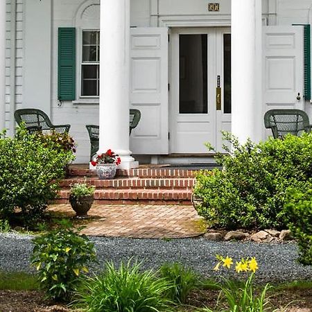 Anne'S White Columns Inn Bar Harbor Exterior photo