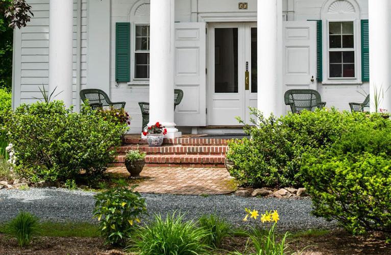 Anne'S White Columns Inn Bar Harbor Exterior photo