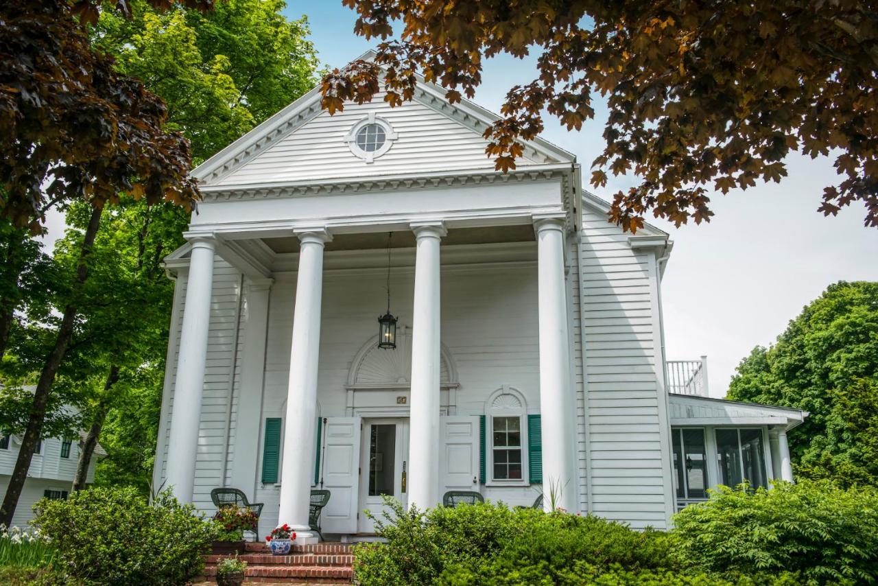 Anne'S White Columns Inn Bar Harbor Exterior photo